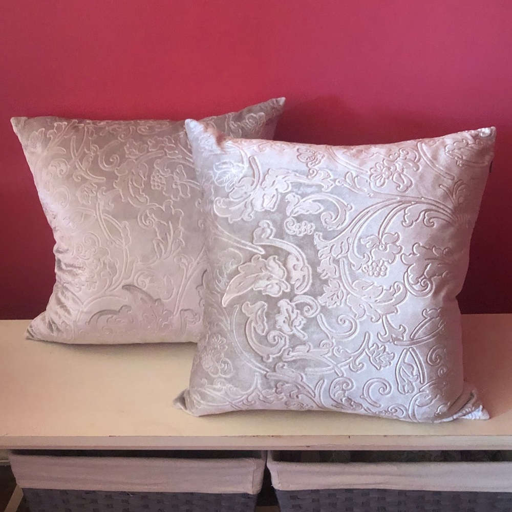 Decorative Throw Pillows